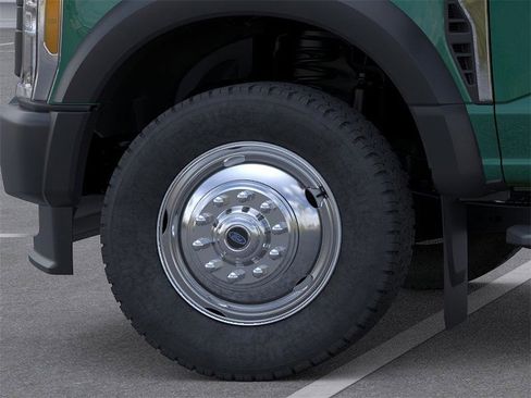 New 2025 Ford F550 4x4 Crew Cab Super Duty w/ Snow Plow Prep Package image 19
