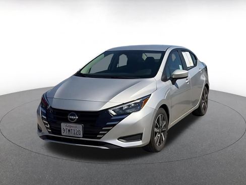 Used 2025 Nissan Versa SV FWD image 6