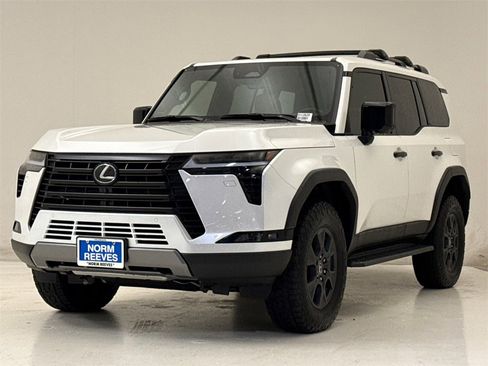 Used 2024 Lexus GX 550 image 2