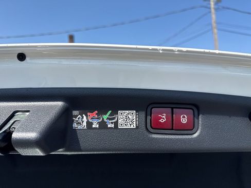 Certified 2025 Mercedes-Benz C 300 4MATIC Sedan image 29