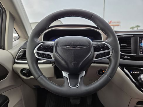 Used 2023 Chrysler Voyager LX FWD image 41