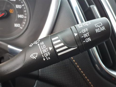 Used 2023 Chevrolet Equinox Premier image 24