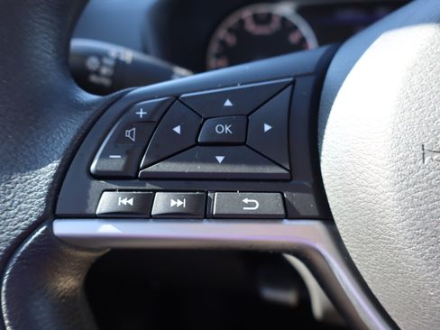 Used 2024 Nissan Altima 2.5 SV image 14