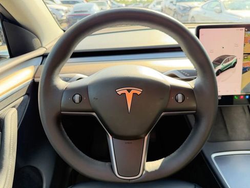 Used 2023 Tesla Model Y Long Range AWD/4WD image 19