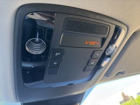 Used 2024 Kia Carnival LX FWD image 44