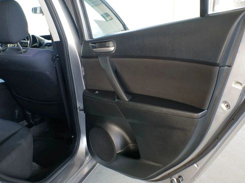 Used 2011 MAZDA MAZDA3 i Touring image 28