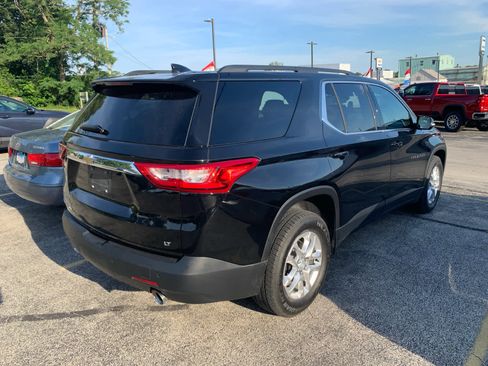Used 2020 Chevrolet Traverse LT w/ Driver Confidence II Package AWD/4WD image 5