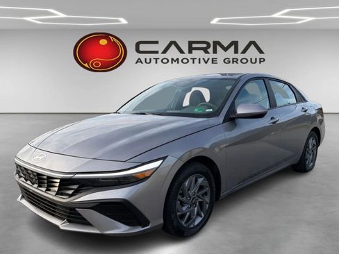 Used 2024 Hyundai Elantra SEL FWD image 1