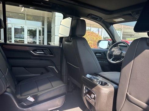 New 2025 GMC Yukon XL Denali w/ Denali Reserve Package image 34