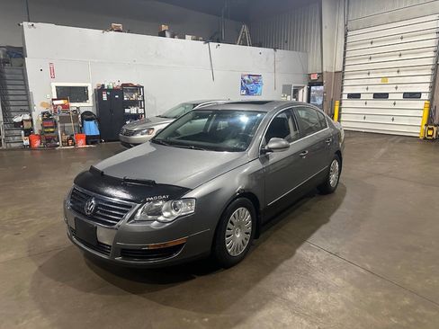 Used 2006 Volkswagen Passat 2.0T image 3