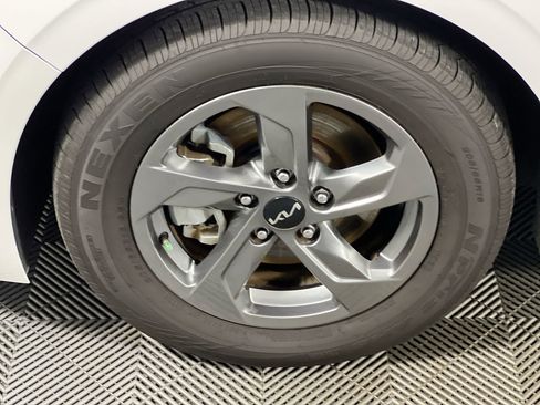 Used 2022 Kia K5 LXS image 11