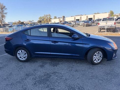 Used 2020 Hyundai Elantra SE FWD image 6