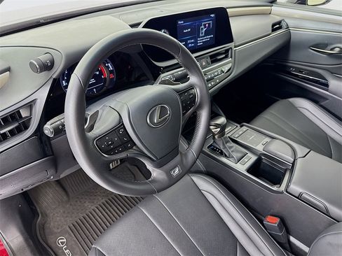 Used 2022 Lexus ES 350 F Sport image 4