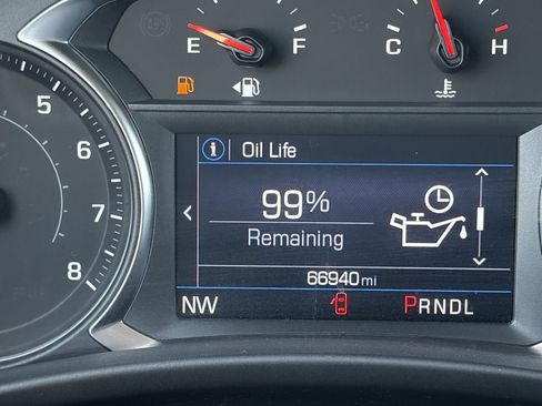 Used 2023 Chevrolet Equinox LT w/ LPO, Cargo Package FWD image 33