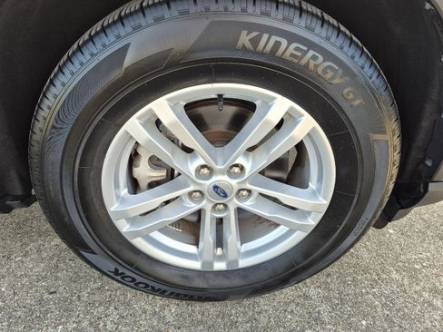 Certified 2022 Ford Explorer XLT w/ Equipment Group 202A image 13