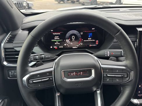 Used 2024 GMC Acadia Elevation image 24