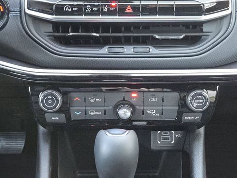 New 2026 Jeep Compass Latitude image 14