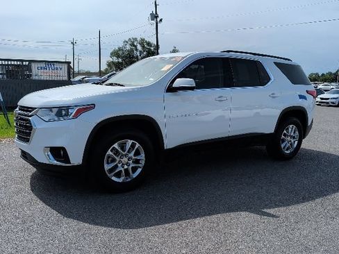 Used 2020 Chevrolet Traverse LT FWD image 1