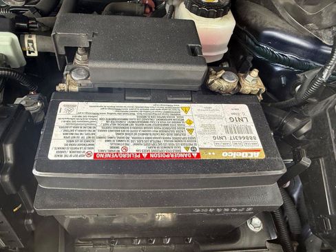 Used 2021 Toyota Corolla LE w/ Carpet Mat Package (TMS) FWD image 38