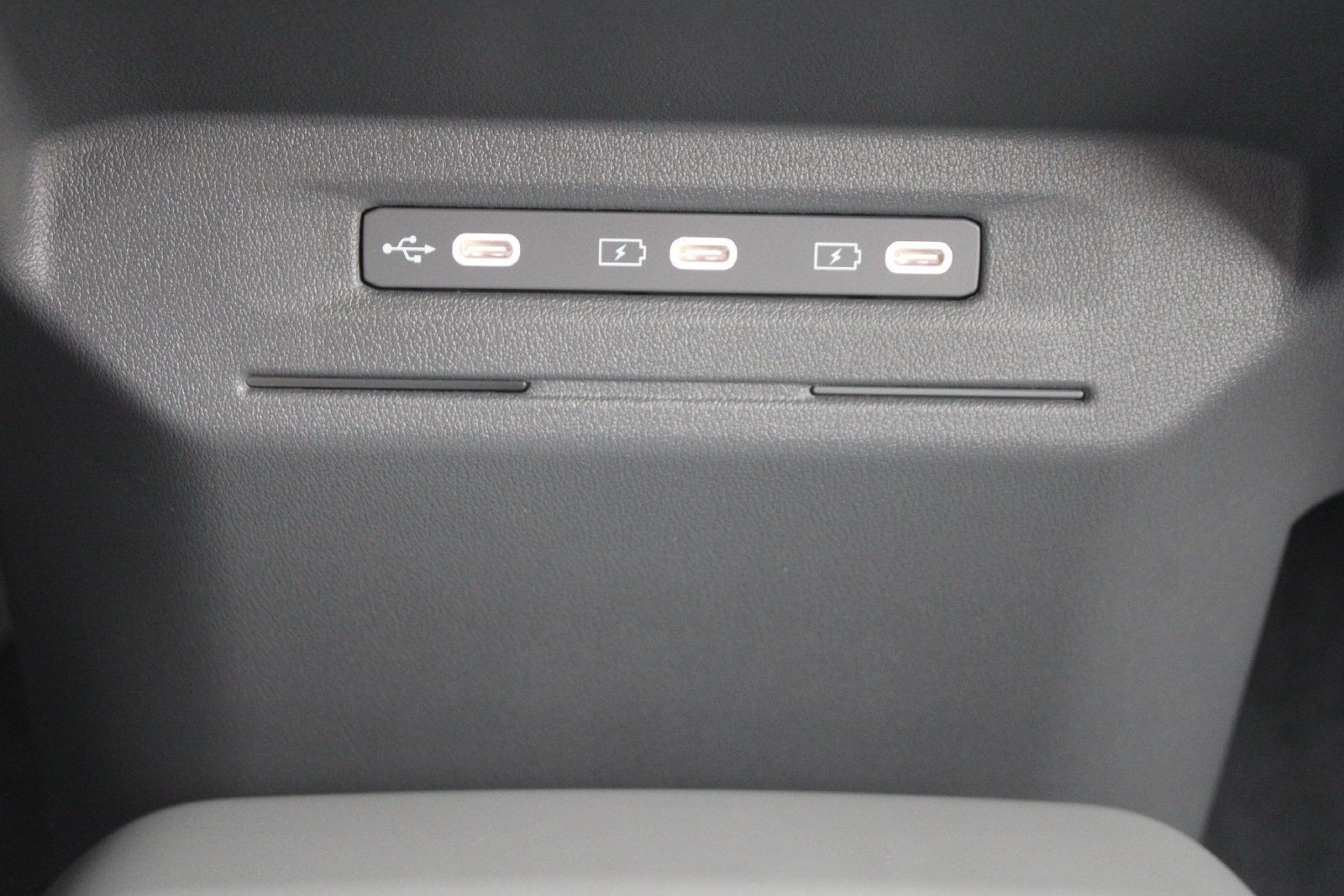 New 2027 Kia EV3 Wind FWD image 39