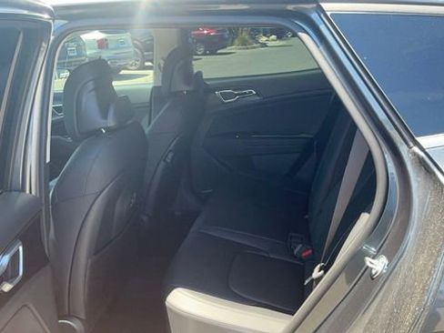Certified 2025 Kia Sportage EX w/ EX Premium Package image 33