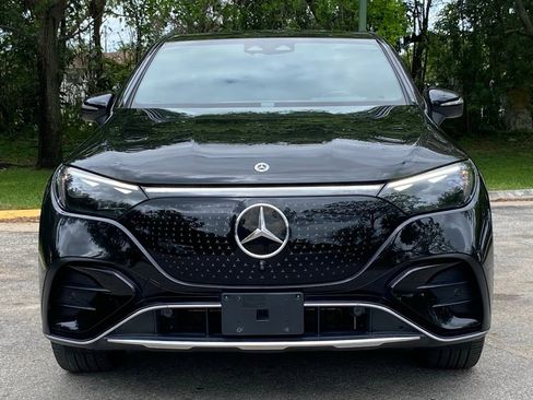 Used 2023 Mercedes-Benz EQE 350+ 4MATIC SUV w/ AMG Line Exterior Package image 3