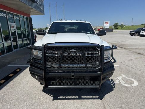 Used 2022 RAM 2500 Tradesman w/ Chrome Appearance Group AWD/4WD image 9