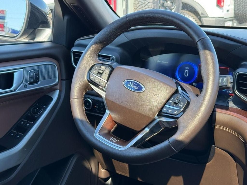 Used 2023 Ford Explorer King Ranch AWD/4WD image 13