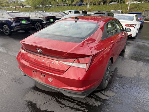 Used 2022 Hyundai Elantra SEL w/ Convenience Package image 5