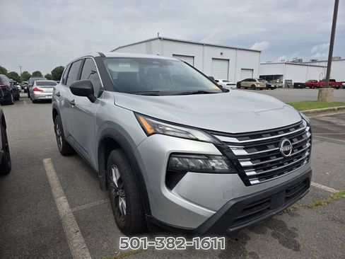 Used 2024 Nissan Rogue S AWD/4WD image 6