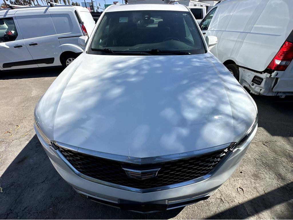 Used 2023 Cadillac XT6 Luxury FWD image 2