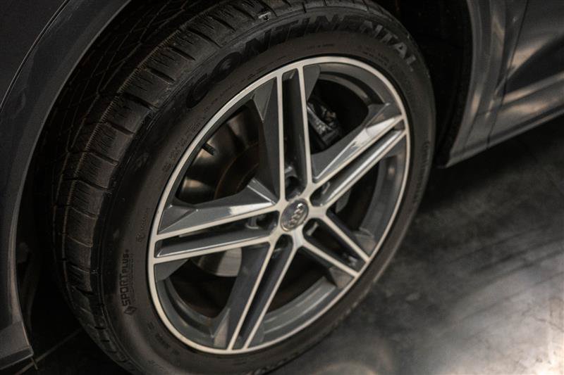 Used 2018 Audi SQ5 Premium Plus AWD/4WD image 3