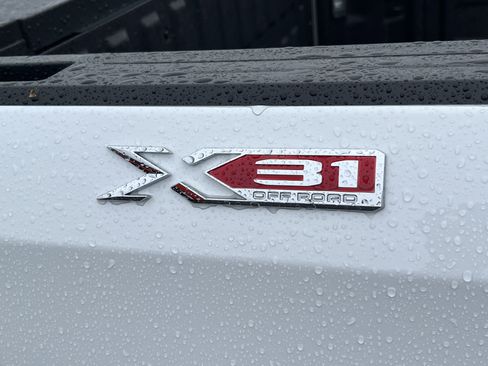 New 2026 GMC Sierra 1500 SLT w/ SLT Premium Package AWD/4WD image 9
