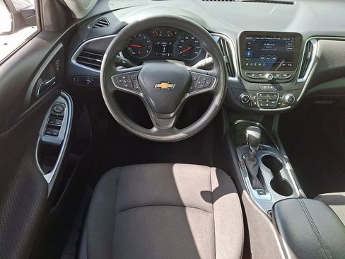 Used 2024 Chevrolet Malibu LT FWD image 11
