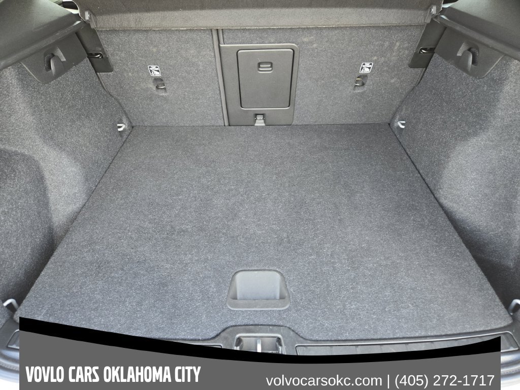 Certified 2025 Volvo XC40 B5 Core AWD/4WD image 34