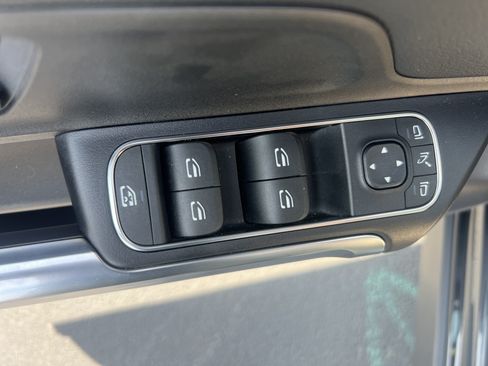 Certified 2024 Mercedes-Benz EQB 300 4MATIC image 15