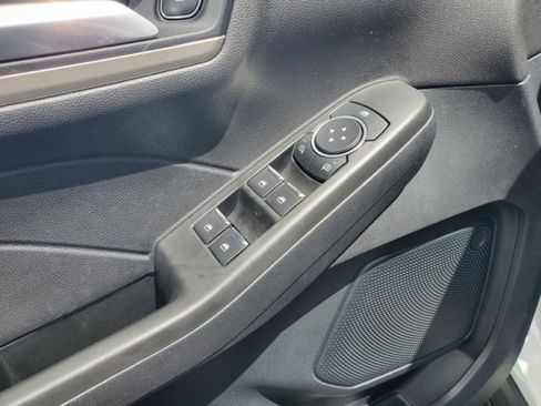 Used 2021 Ford Escape SE w/ SE Sport Appearance Package FWD image 11