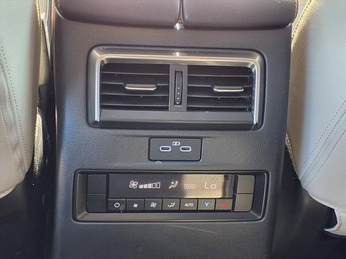 Certified 2025 MAZDA CX-90 3.3 Turbo w/ Preferred Package image 11