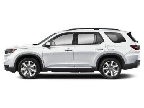 Used 2023 Honda Pilot Touring image 3