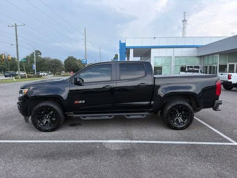 Used 2022 Chevrolet Colorado Z71 w/ Z71 Midnight Edition AWD/4WD image 8