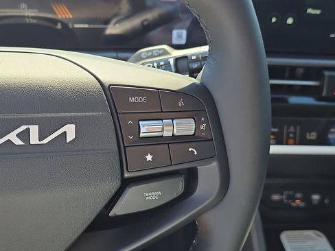 New 2026 Kia Sportage EX image 32