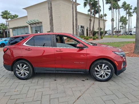 Used 2024 Chevrolet Equinox LT FWD image 3