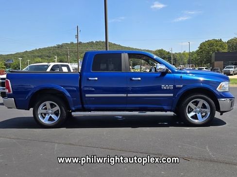 Used 2017 RAM 1500 Laramie w/ Convenience Group AWD/4WD image 2