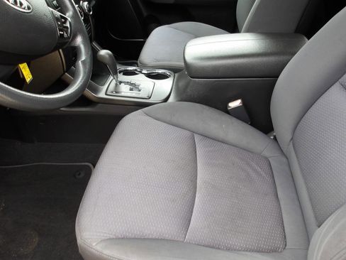 Used 2011 Kia Sorento LX image 18