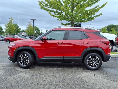 New 2026 Chevrolet TrailBlazer LT image 2