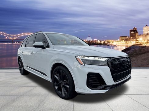 Certified 2025 Audi Q7 3.0T Prestige image 4