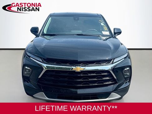 Used 2025 Chevrolet Blazer LT AWD/4WD image 2