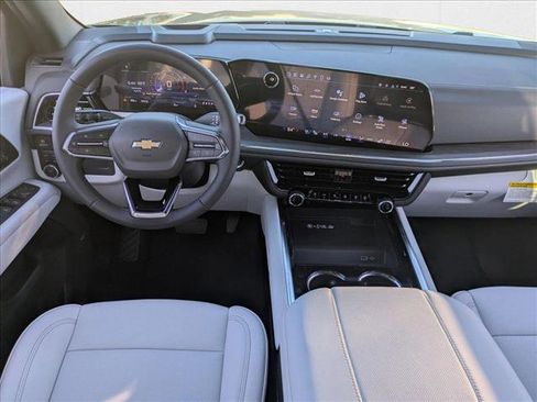 New 2025 Chevrolet Suburban Premier image 15