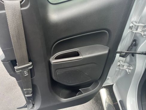 Used 2017 GMC Canyon SLE w/ SLE Convenience Package image 28