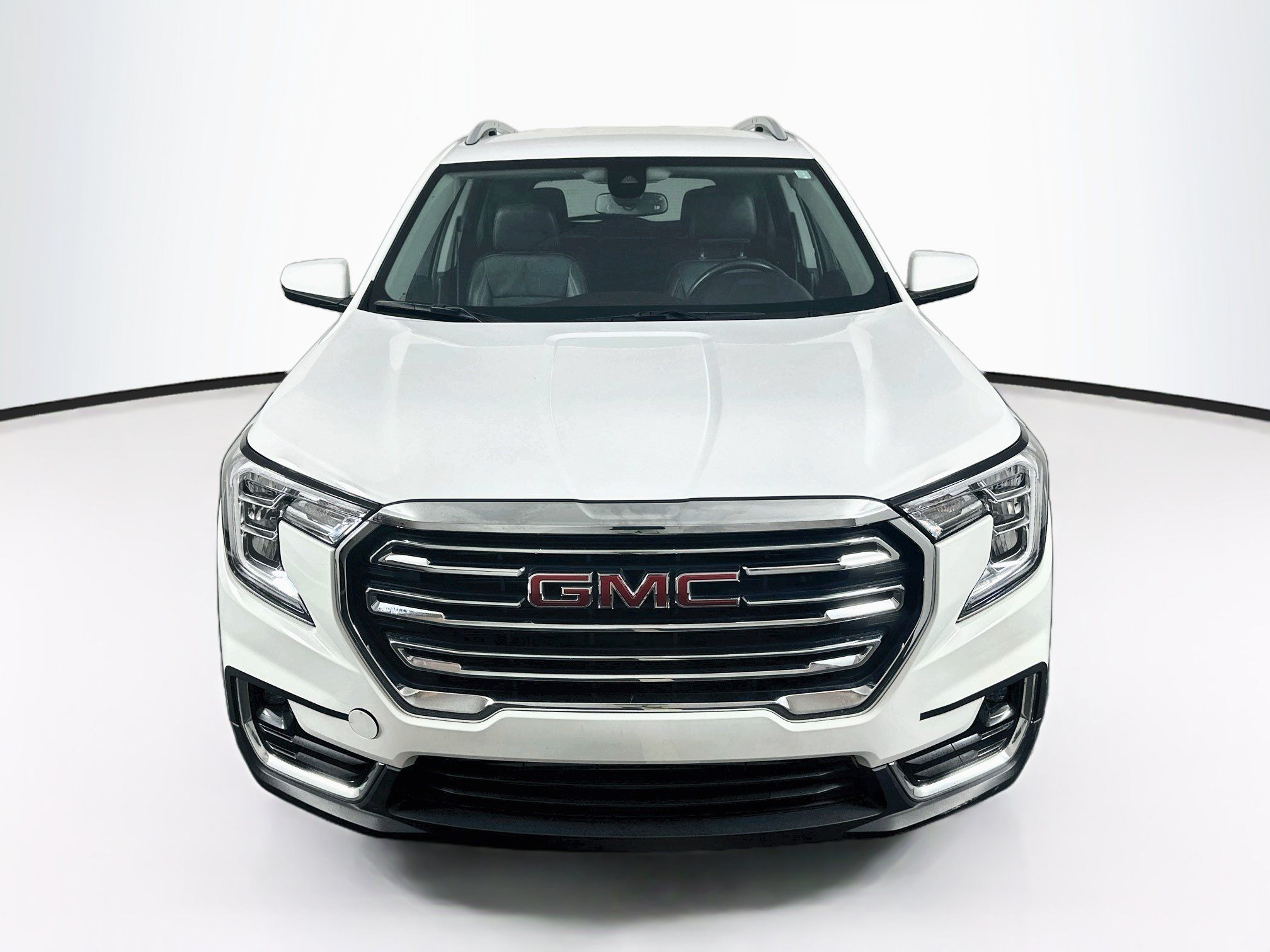Used 2024 GMC Terrain SLT AWD/4WD image 2